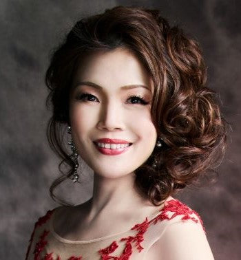 川越塔子 Toko KAWAGOE - Soprano