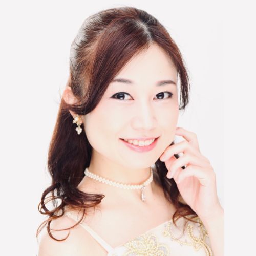 山下百恵　Momoe YAMASHITA - Pianist